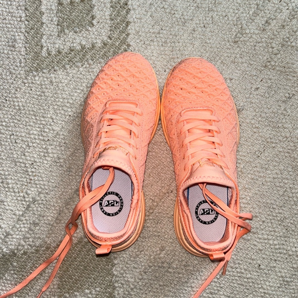 APL Shoes - Size 6